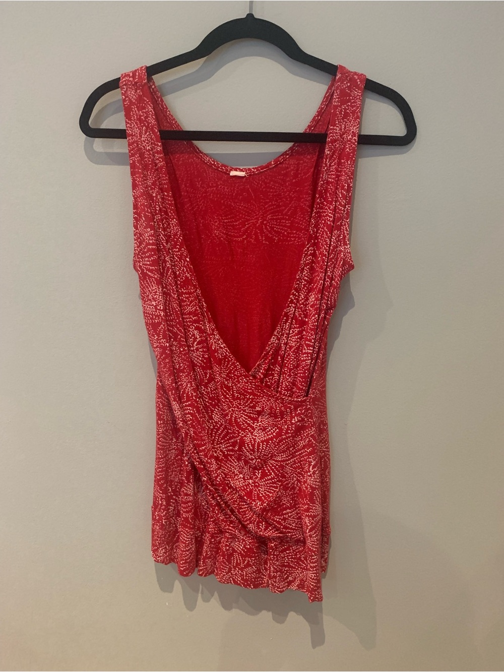 Source Unknown Red & White Printed Draped Surplice Tank